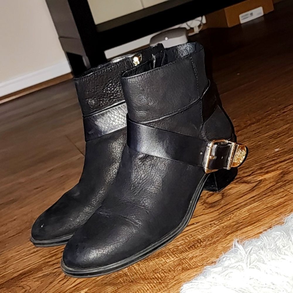Vince Camuto Black Leather Booties with Gold Buckle size 8.5